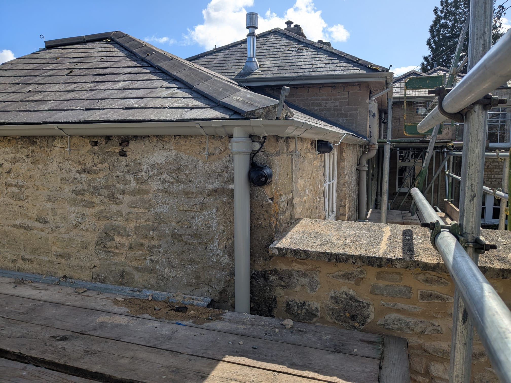 Victorian Ogee Gutter on a costswold stone property