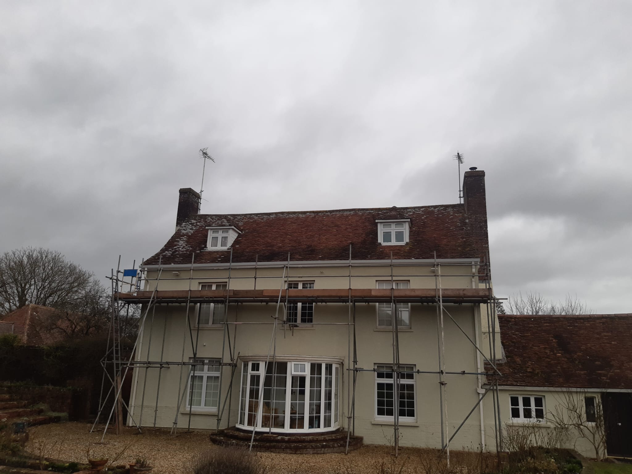 seamless aluminium guttering made in one long length